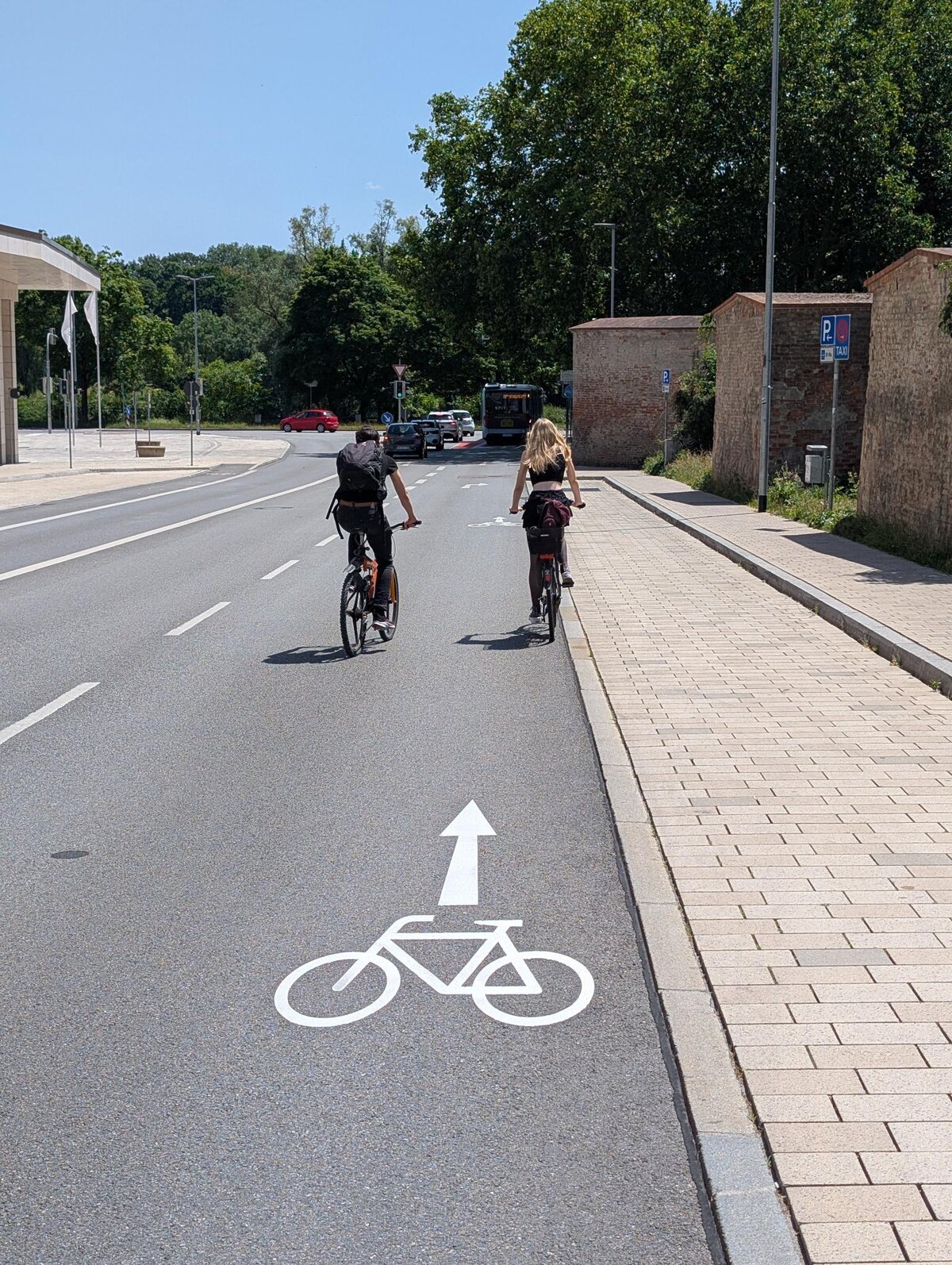 Piktogrammkette in der Roßmühlstraße