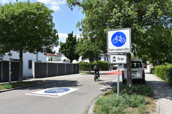 Bild vergrößern: Fahrradstraße