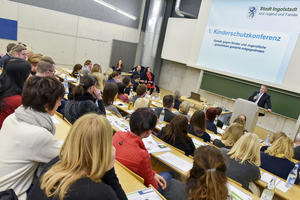Bild vergrößern: Erste Kinderschutzkonferenz in Ingolstadt