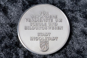 Bild vergrößern: Johann-Adam-Freiherr-von-Ickstatt-Medaille - Rückseite