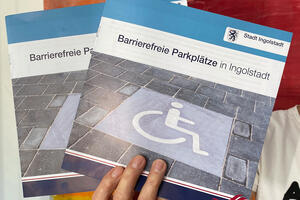Bild vergrößern: Neue Broschüre mit Informationen zum barrierefreien Parken