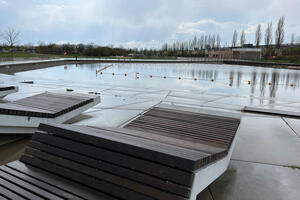 Bild vergrößern: Bald kann man hier schwimmen: Der See im Piuspark wird umgestaltet